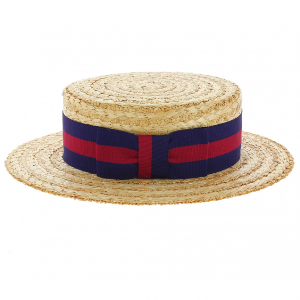 Topi Boater yang memberikan kesan elegan